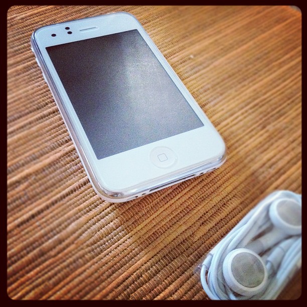 Best looking iPhone ever :) #momsphone