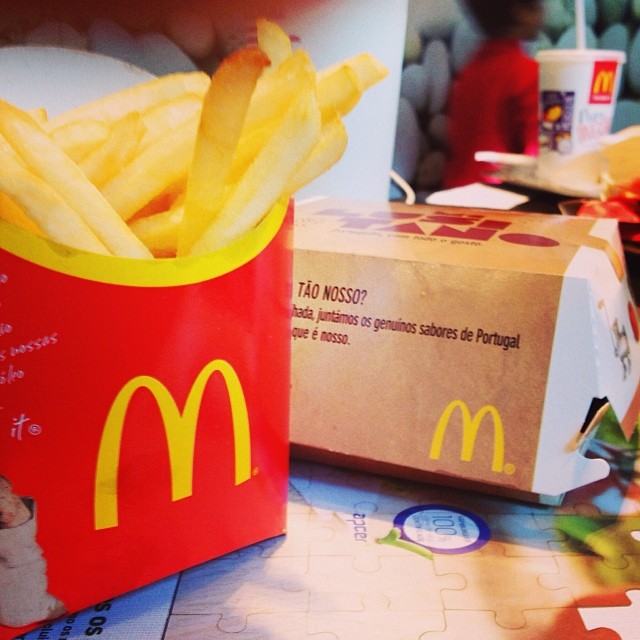Hoje é dia de #mcsorriso (a McDonald's é cliente 