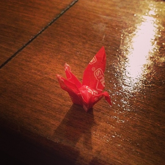 Este origami podia ser patrocinado pelos Sugus.