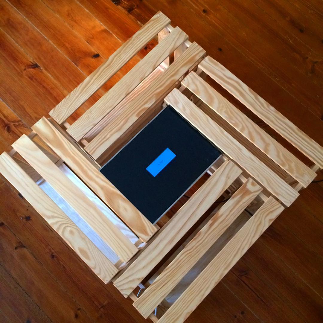 Coffee table monitor for the coffee O'clock frame