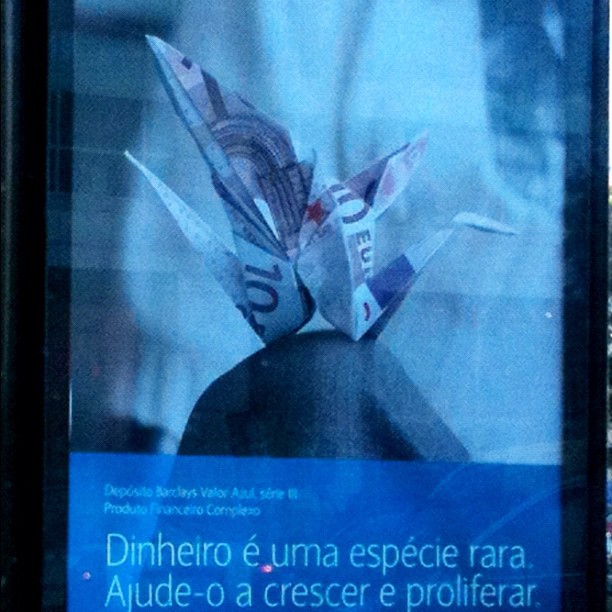 Olha o barclays a deformar um origami