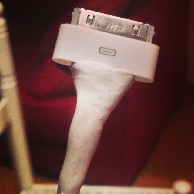 Estou a acabar com o flagelo dos cabos de iPhone 