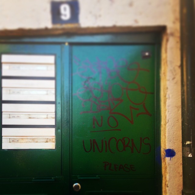 Pobres dos unicórnios.