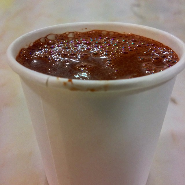Chocolate quente. Só porque sim
