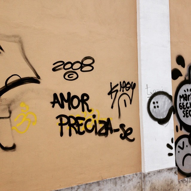 O amor e um dicionário.