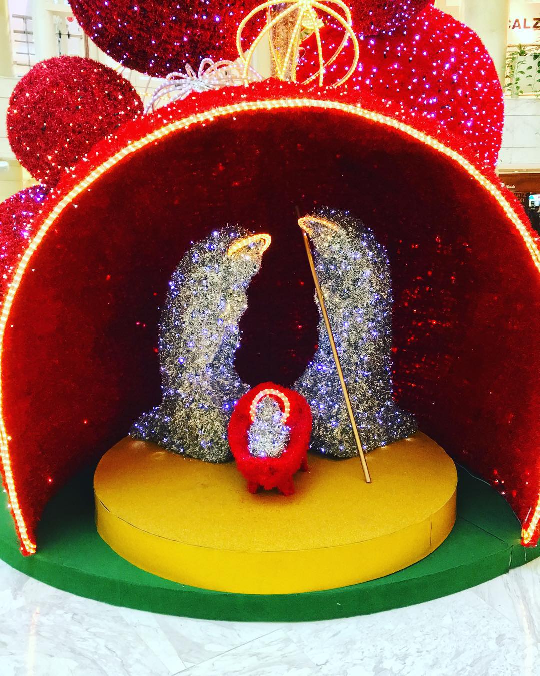 Is it just me or does this look like ... Christma