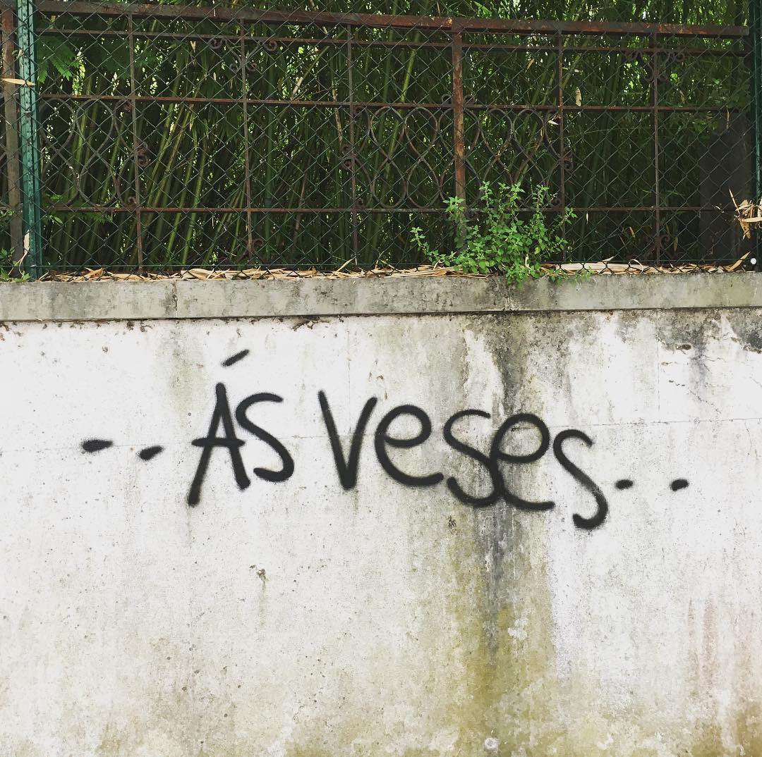 Devias ter prestado mais atenção na escola, às ve
