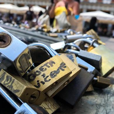 plazamayor,plazamayormadrid,padlock,lock,love,wish,closeup