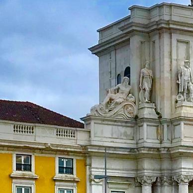 statues